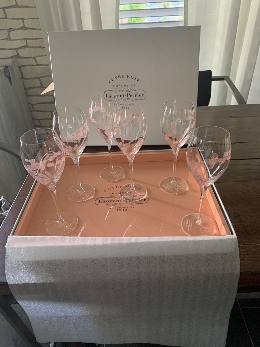 Laurent Perrier Bicchieri: SOMMERHIT Laurent-Perrier Sektglaeser – Nuovo (secondo la descrizione) da Bergdietikon venduto da zor_856j 7