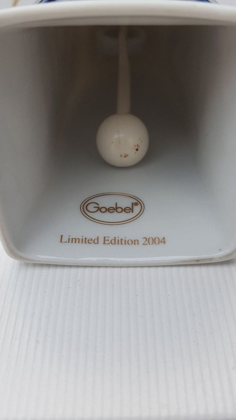 Glocken & Treicheln: Göbel Jahresglöckchen 2004 – Gebraucht aus Reinach von 3Guggerli 3
