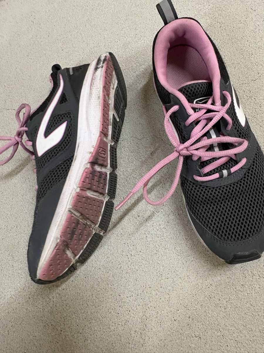 Decathlon Scarpe da donna: Sportschuhe 38 – Usato da Zürich venduto da chemostat 2