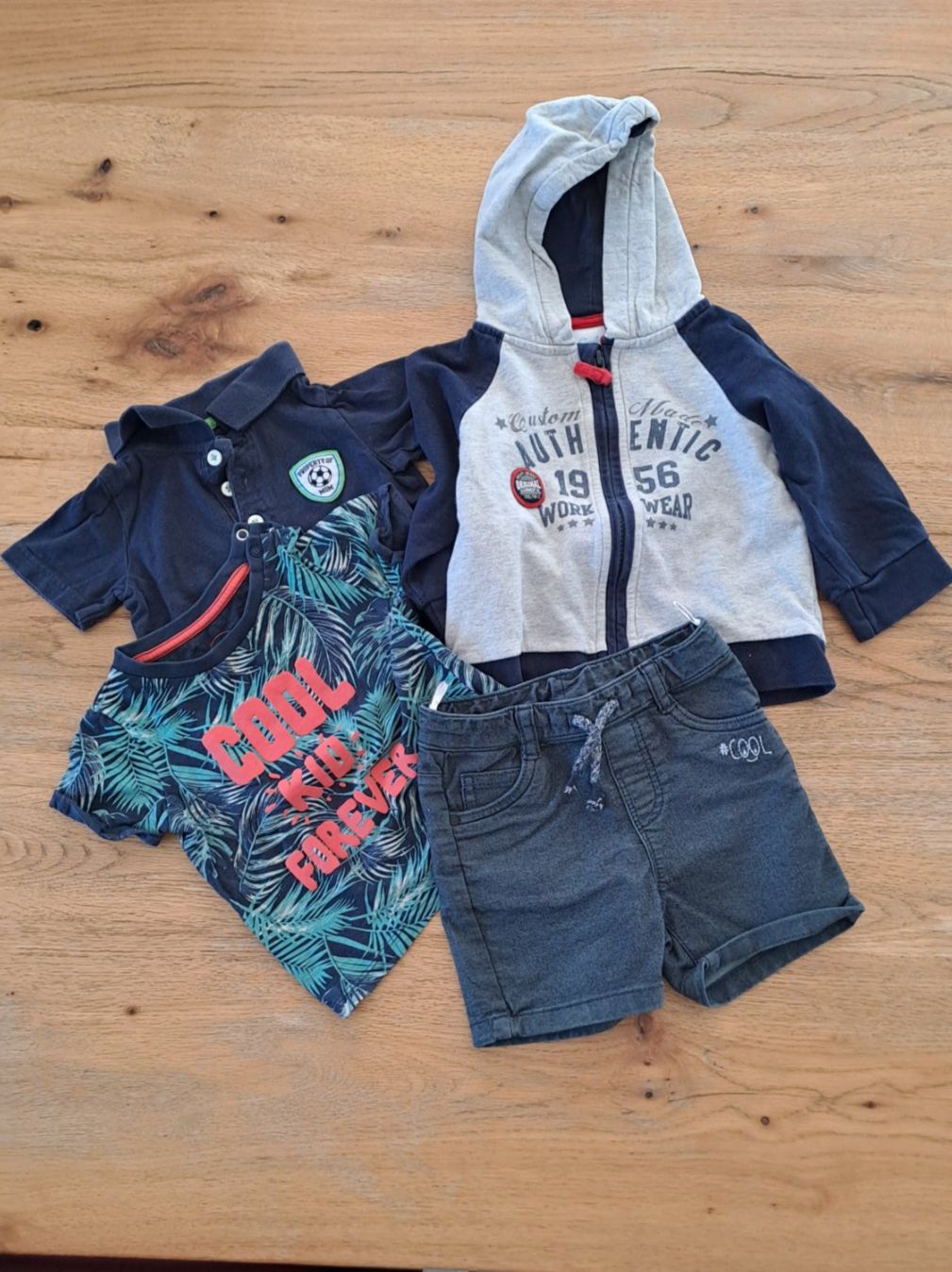 Lotti & Set di vestiti: Jungen Kleiderset Gr. 80 – Usato da Staufen venduto da mencel
