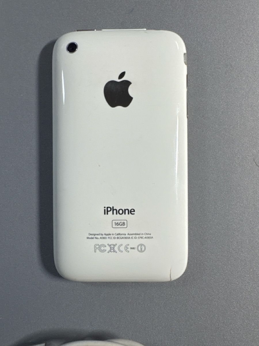 Apple Telefoni cellulari / Smartphones: Vintage iPhone 3GS 16GB - NOT looked & fully functional – Usato da Belmont-Lausanne venduto da Daverine 3