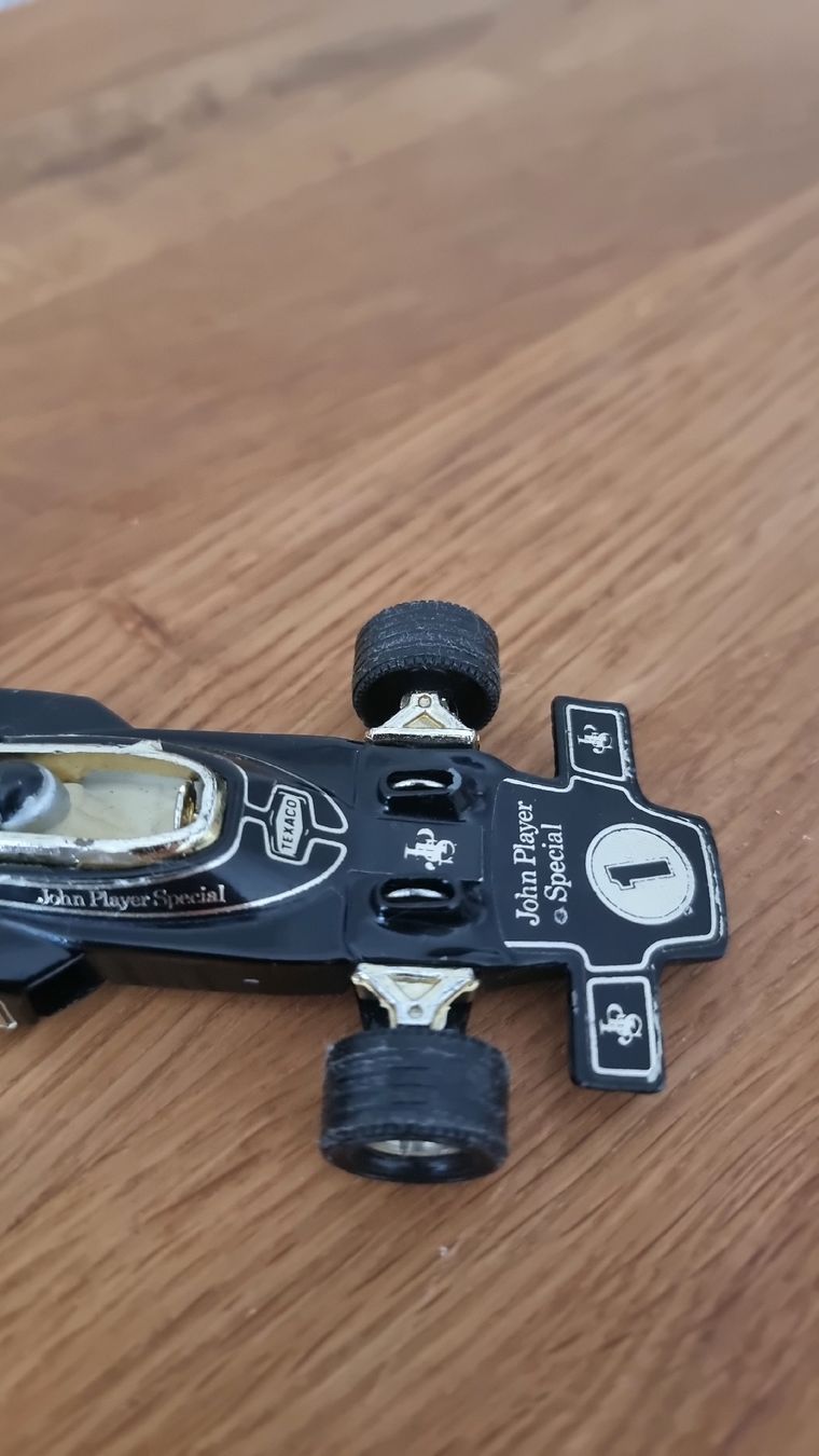 Modellini d'auto: Modellauto John Player Special schwarz 1:25  – Usato da Altdorf UR venduto da Adeleiro 1