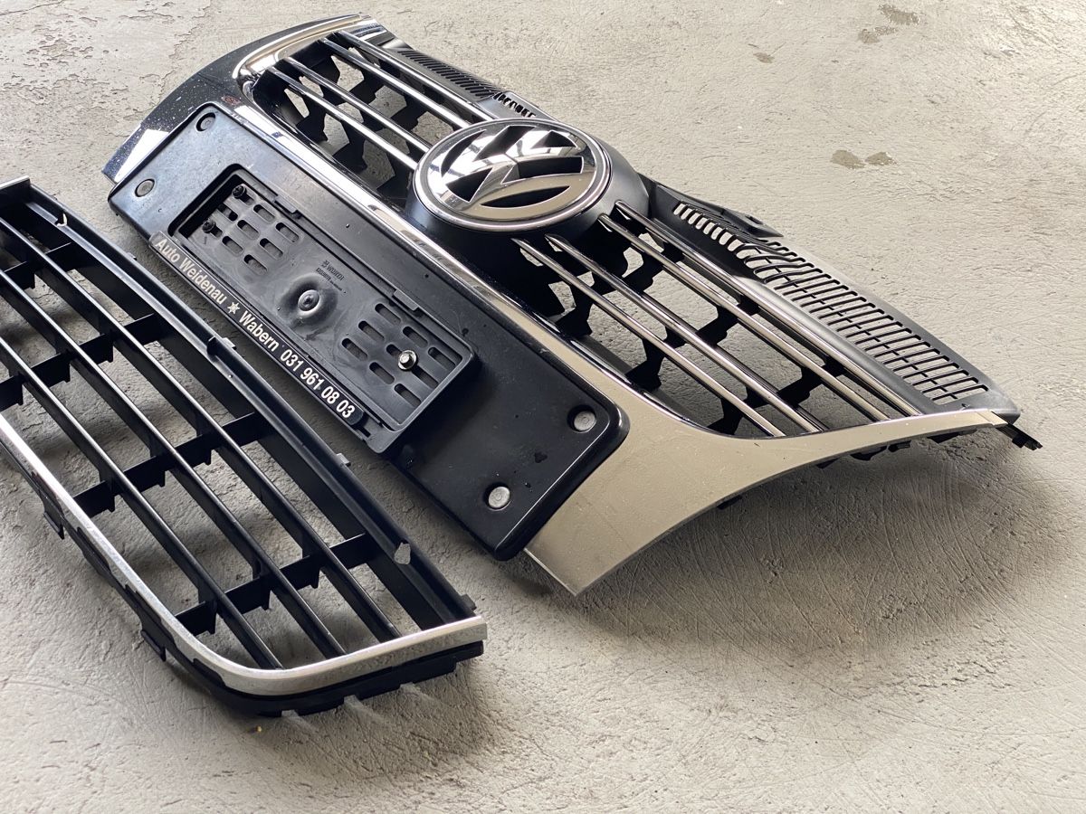 Volkswagen Tutti pezzi di ricambio auto: Vw Jetta Golf 5 Grill original – Usato da Beinwil am See venduto da Mpmmechanik 2