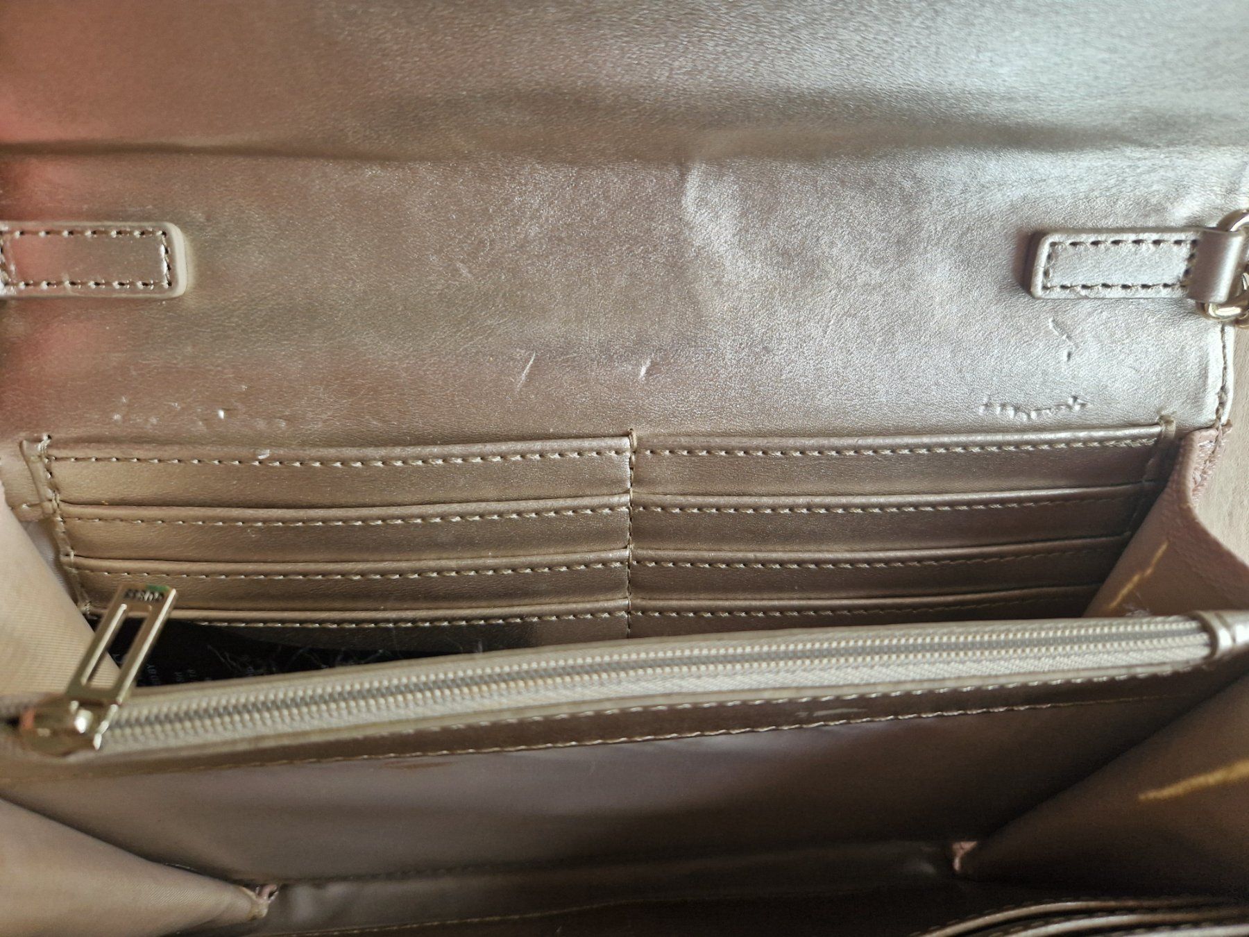 Guess Sacs femmes: Guess Clutch mit Kartenfächern – D'occasion à Kefikon TG par Livline 2