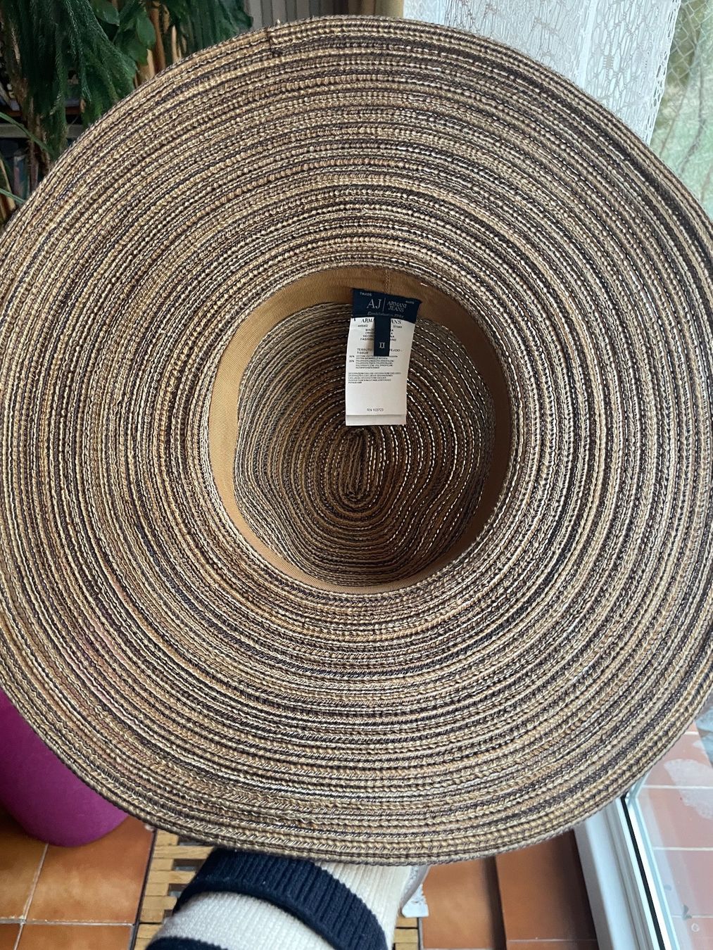 Armani Copricapi, berretti & cappellini: Brand new Armani hat 55cm – Nuovo (secondo la descrizione) da Embrach venduto da lau_2gtp 4