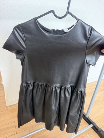 Robe H&M effet cuir taille 134 