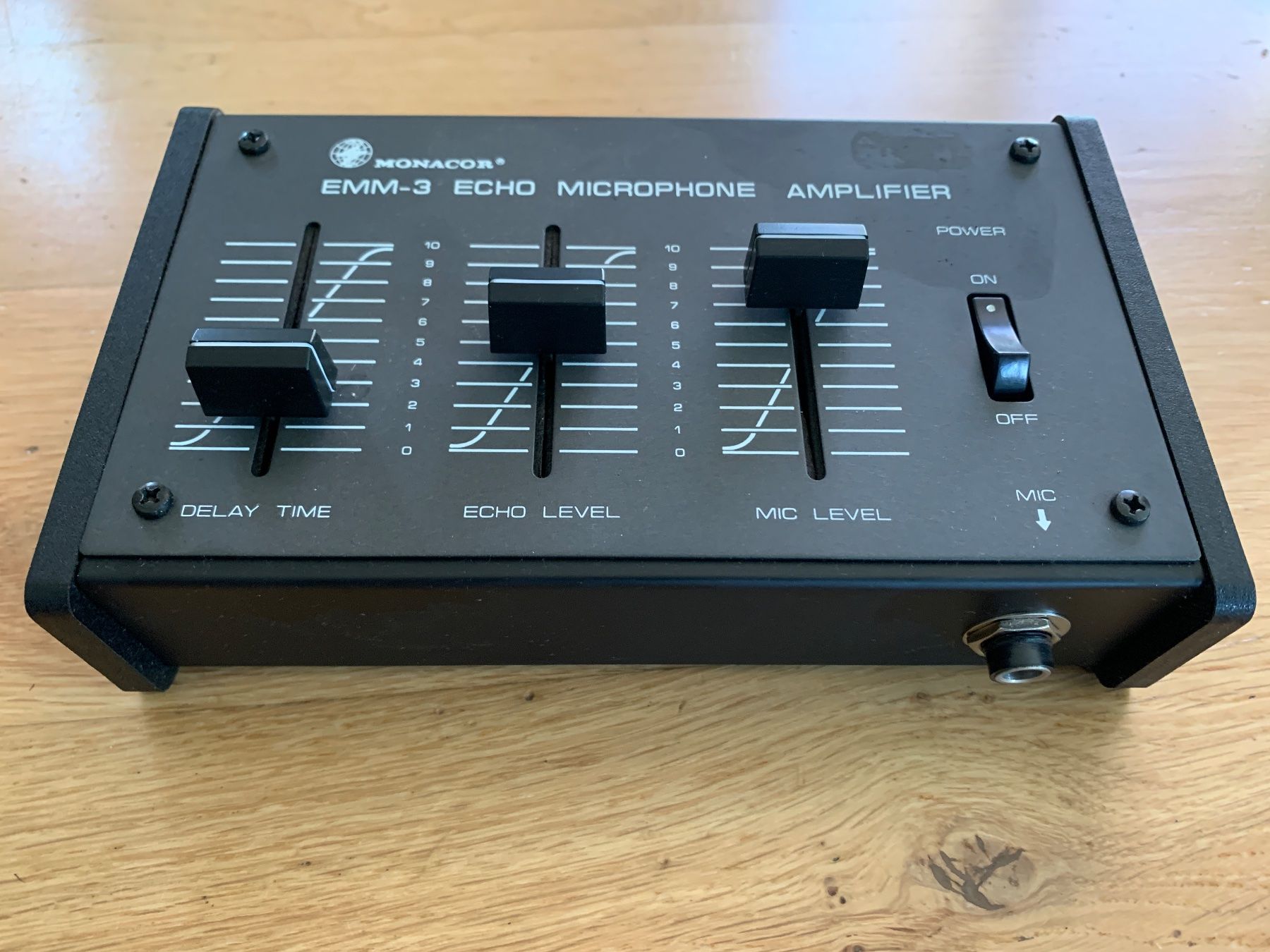 Monacor Microfoni: Retro: Monacor EMM-3 Echo Mikrofon Verstärker – Nuovo e nell'imballaggio originale da Wildegg venduto da Elefant42