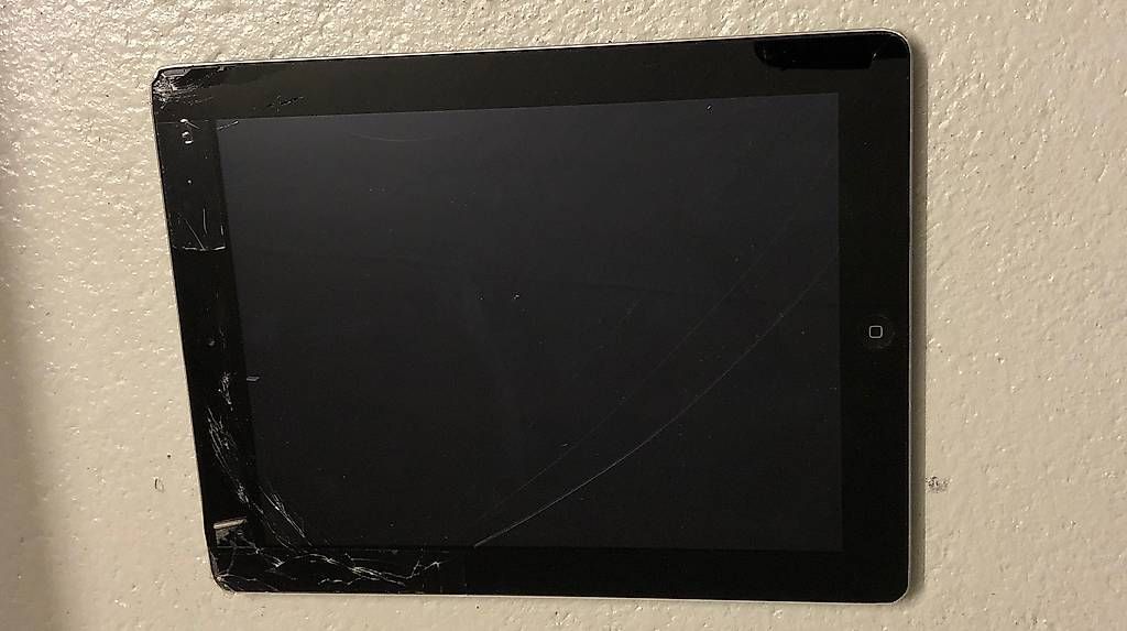 Tablet PC: Apple iPad2 16GB – Usato da Brugg AG venduto da auttenwe