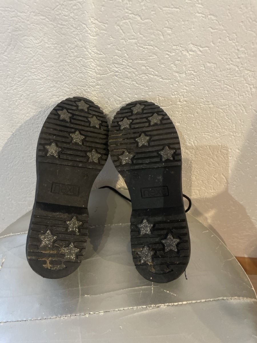 Scarpe per ragazzi: Schwarze Schnürschuhe Grösse 35 – Usato da Bettwil venduto da Zneb84 3