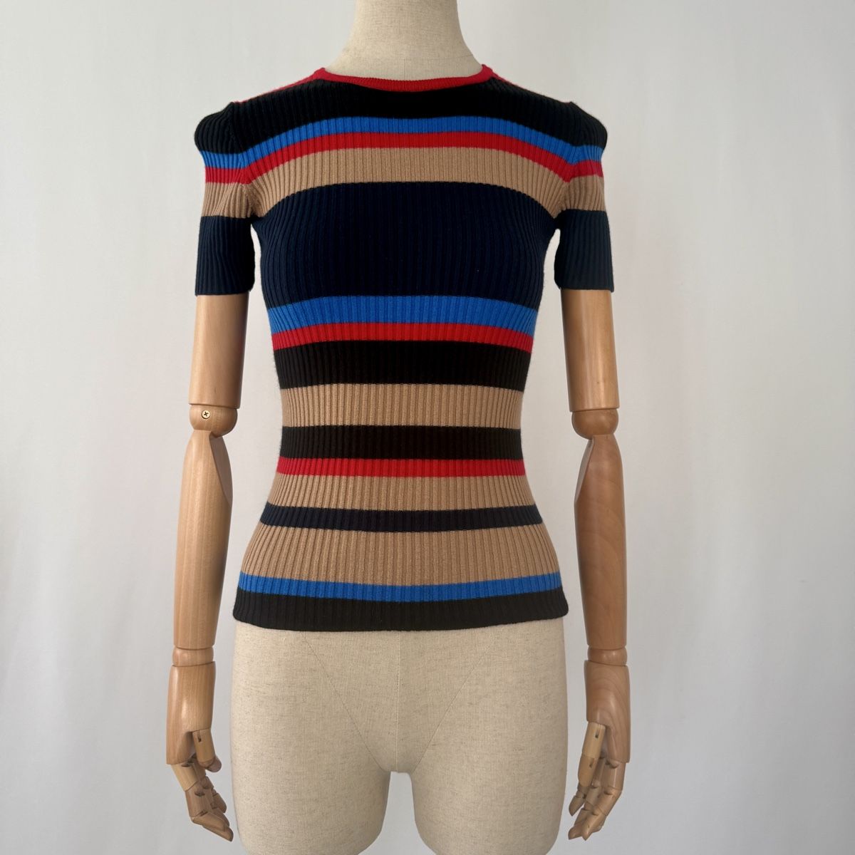 Akris Top: AKRIS Wool Top – Nuovo (secondo la descrizione) da Emmen venduto da AVVIIVVA_Store