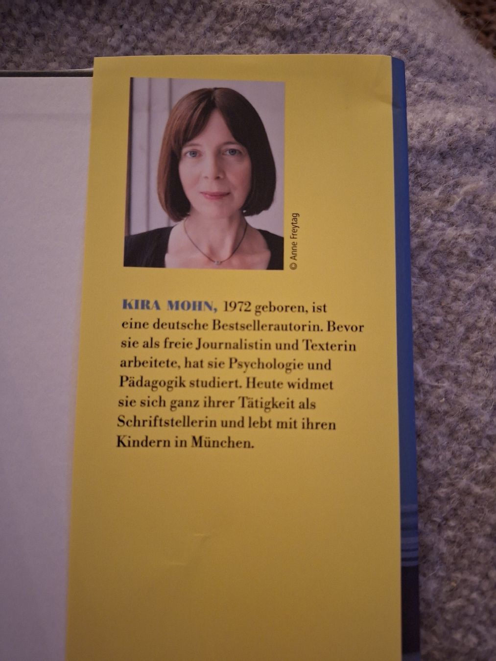 Libri: Kira Mohn "Alle glücklich" Roman - – Usato da Sommeri venduto da san_pwq8 2