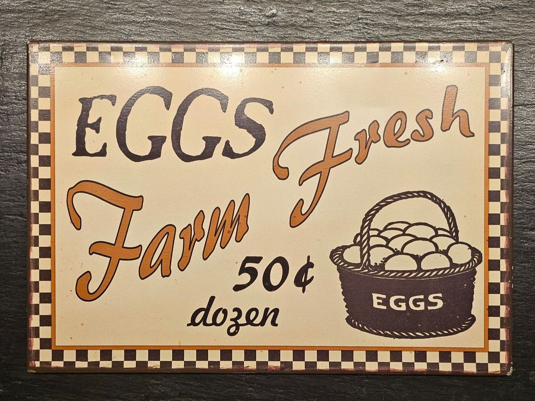 Schilder: Blechschild Eggs Fresh Farm – Neu (gemäss Beschreibung) aus Kollbrunn von equipe-bachofner.ch