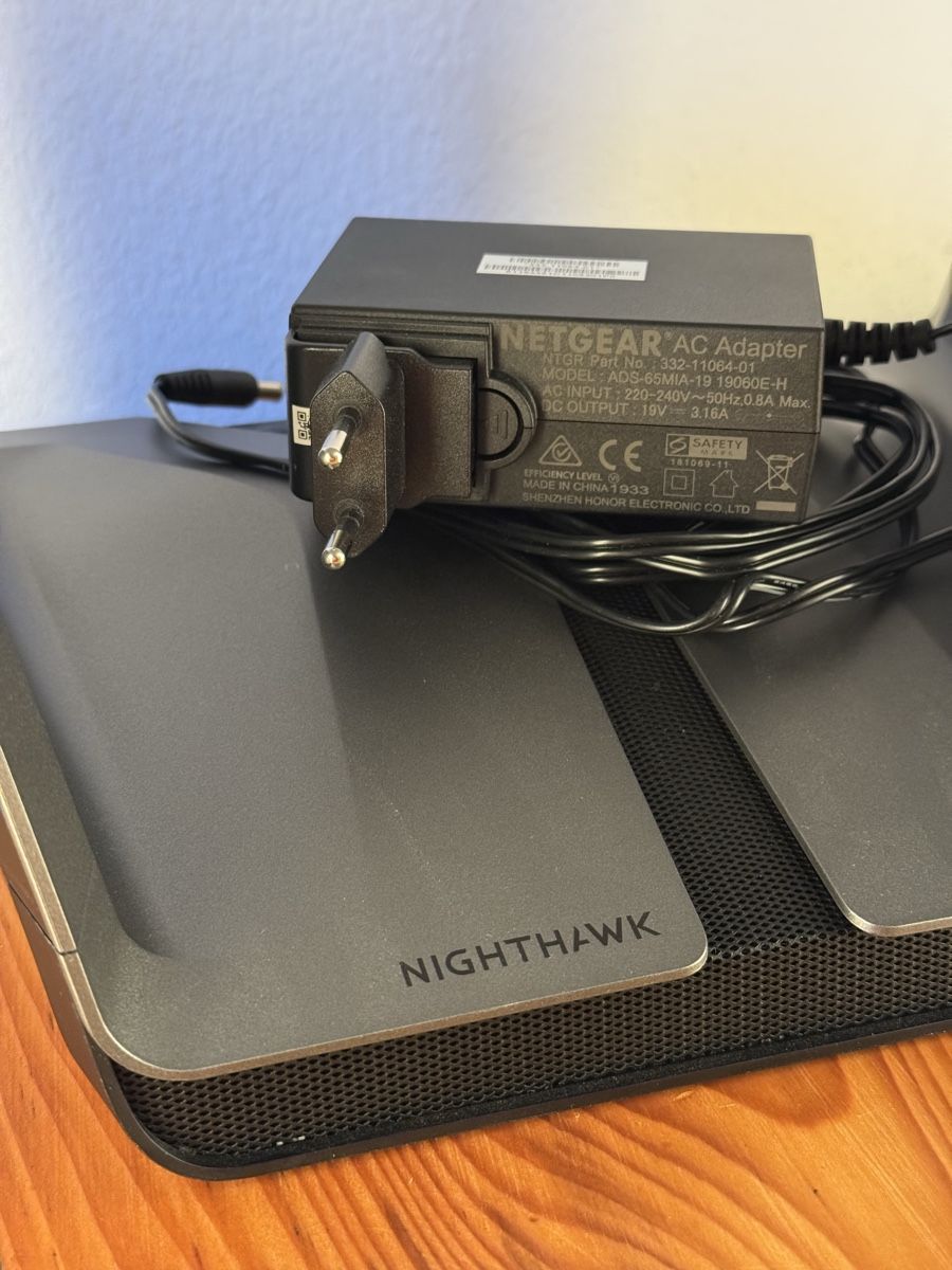 Netgear Modem & Router: Netgear Nighthawk AX8 WLAN Router mit WiFi 6 – Nuovo (secondo la descrizione) da Bern venduto da Nanzza 3