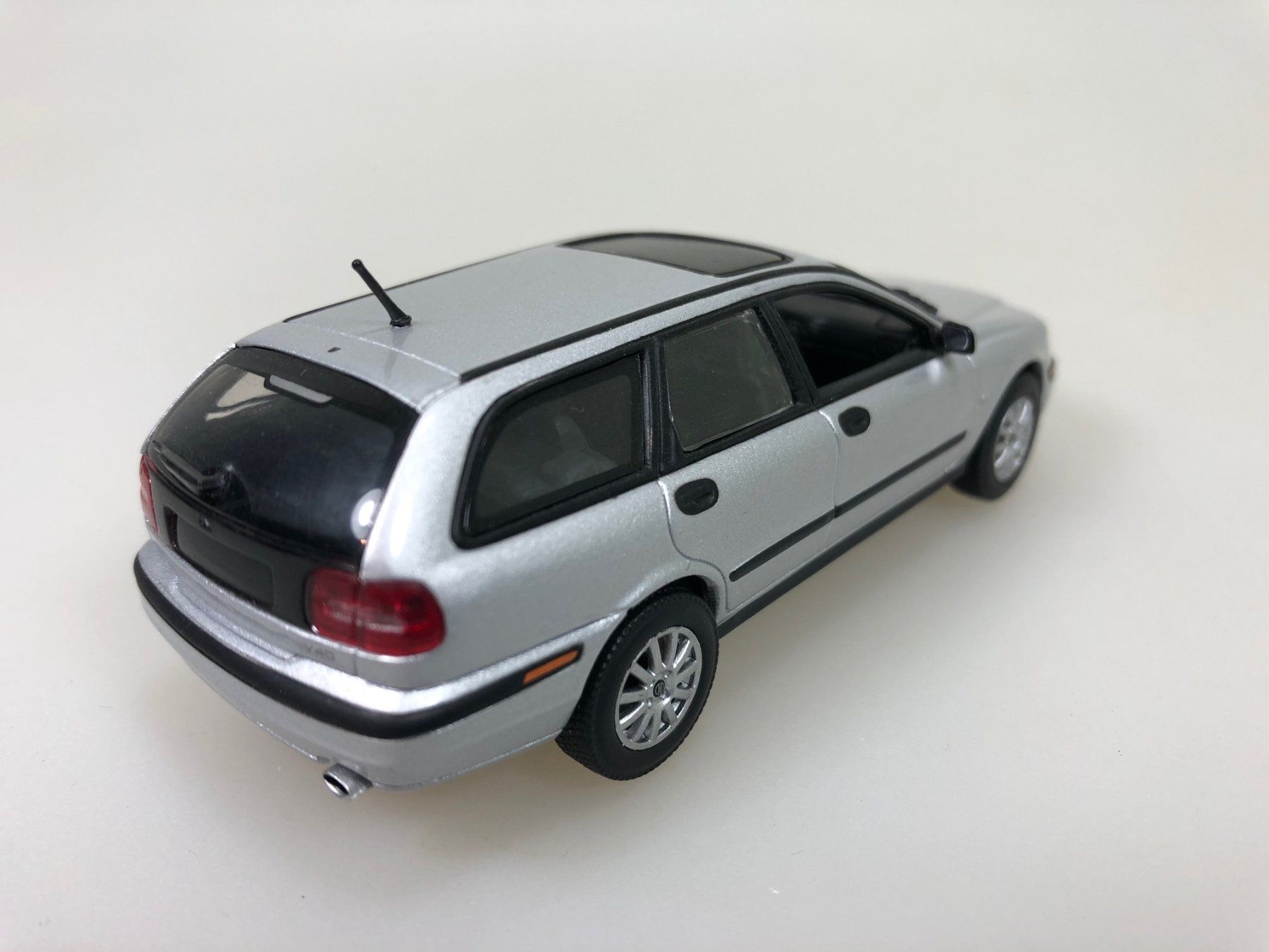 Volvo Modellini d'auto: Volvo V40 - Minichamps - 1:43 – Usato da Widen venduto da Himan 1