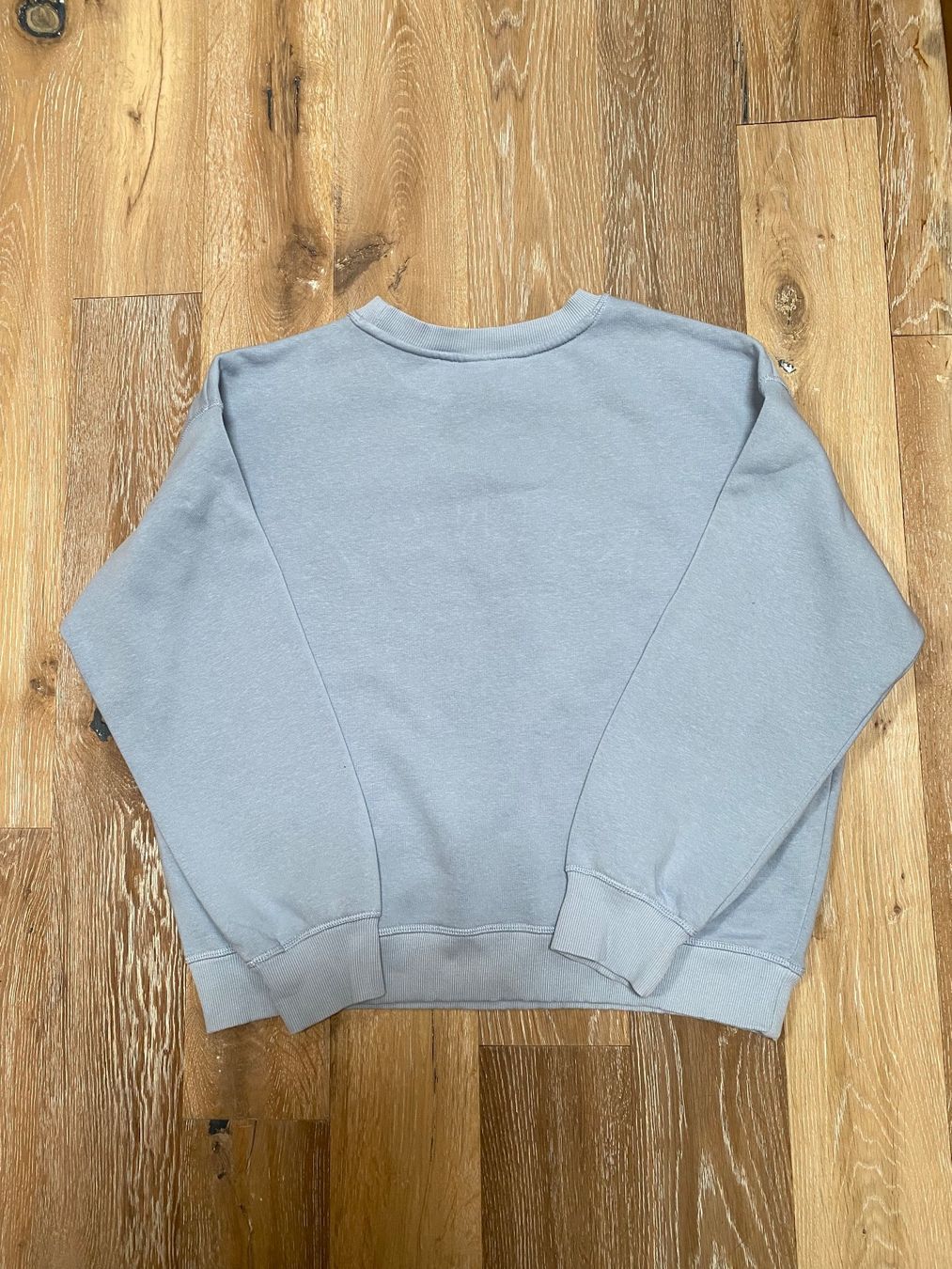 H&M Maglioni & Felpe: Great light blue H&M sweatshirt. M – Usato da Grund b. Gstaad venduto da PlageNeige 3