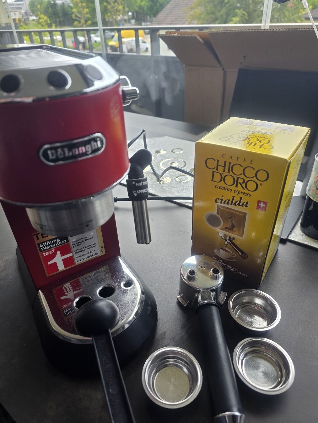De'Longhi Machines à café & Machines à expresso: Kaffee Maschine mit Milch-scheumer – D'occasion à Wohlen AG par Swet