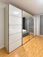 Kleiderschrank mit Glas- und Spiegeltüren