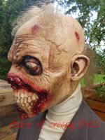 HALLOWEEN/HORROR ZOMBIE OPA/letzte Einstellung bis Halloween