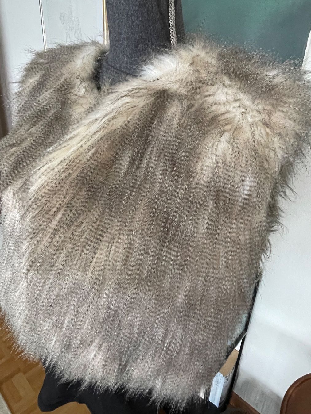 Gilets & Westen: Kunstfell Gilet Federnlook – Gebraucht aus Meilen von Sura18 2