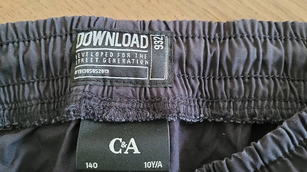 C&A Hosen: Coole Jungs Shorts Gr 140 – Gebraucht aus Zofingen von Loop_ReSale 3