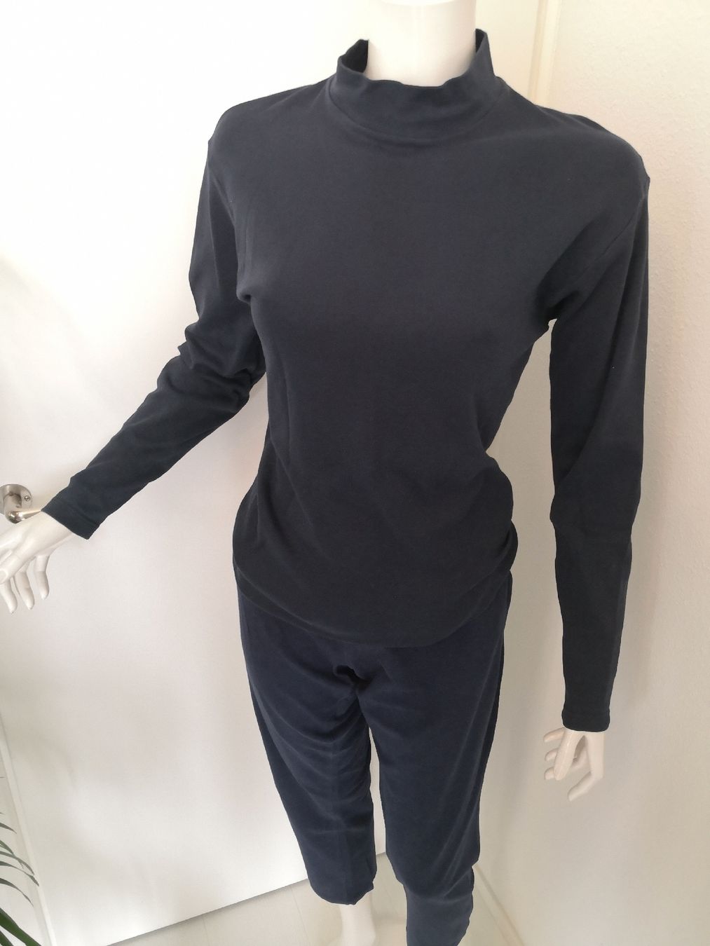 Negligees & Pigiami: 🤩LEABLE JOGGING-ANZUG PULLOVER & HOSE DUNKELBLAU – Usato da Olten venduto da Naja-Twins-Twins 5