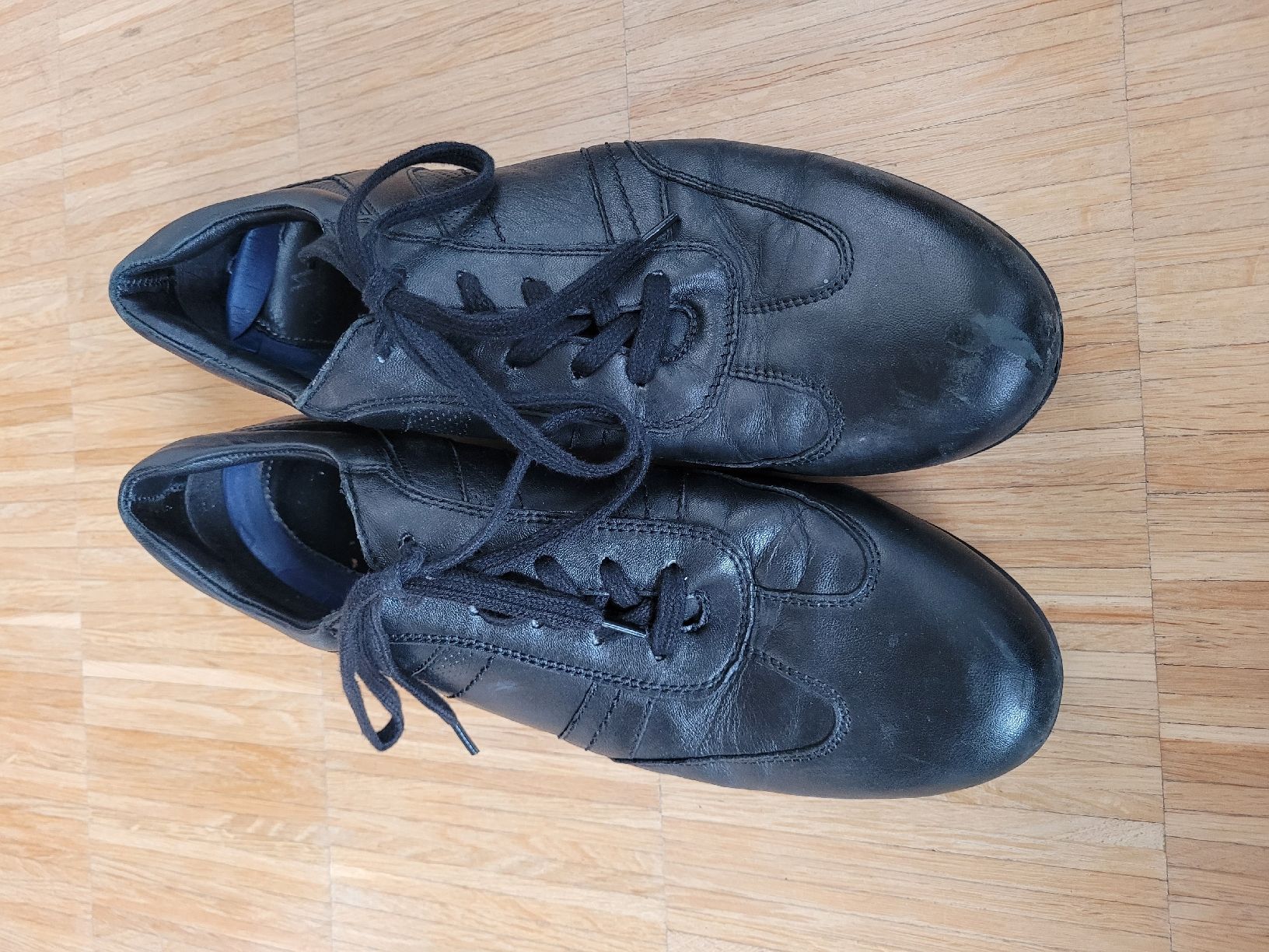 Scarpe da uomo: Schwarze Herrenschuhe, Grösse 44, – Usato da Uster venduto da 13smiley13 2