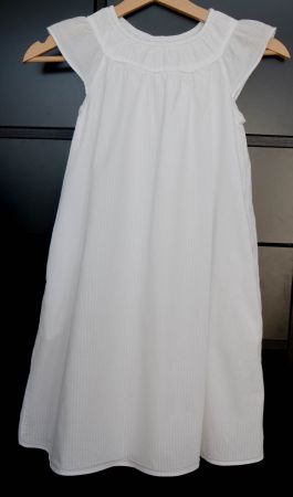 Uniqlo Mädchen Kleid weiss Gr. 122–128 (Japanische Marke)