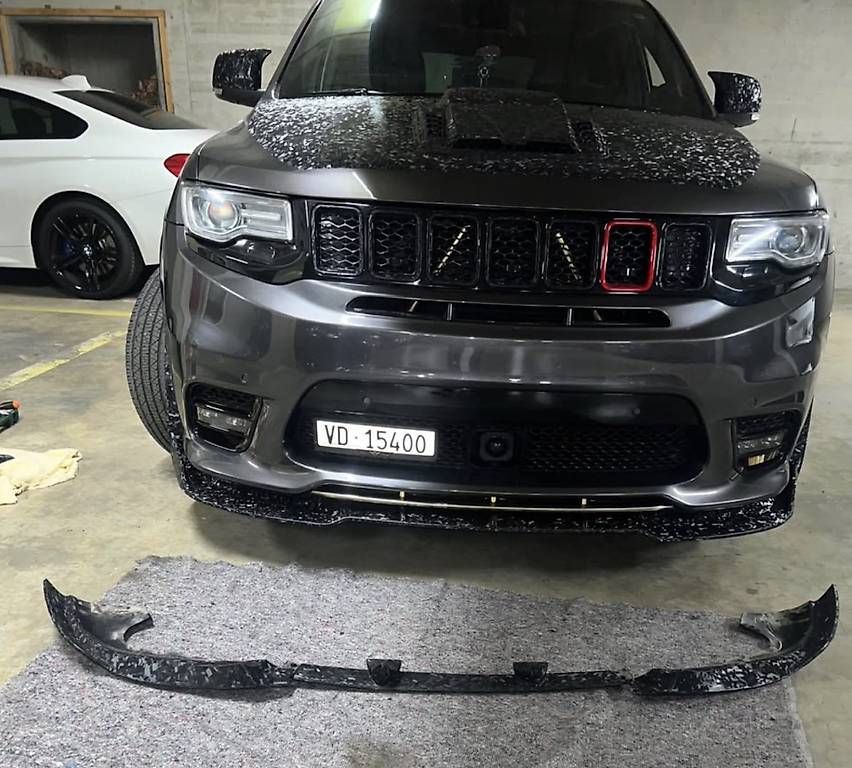 Jeep Toutes les pièces auto: Front bumper lip Jeep SRT – D'occasion à Prilly par Arianit1 3