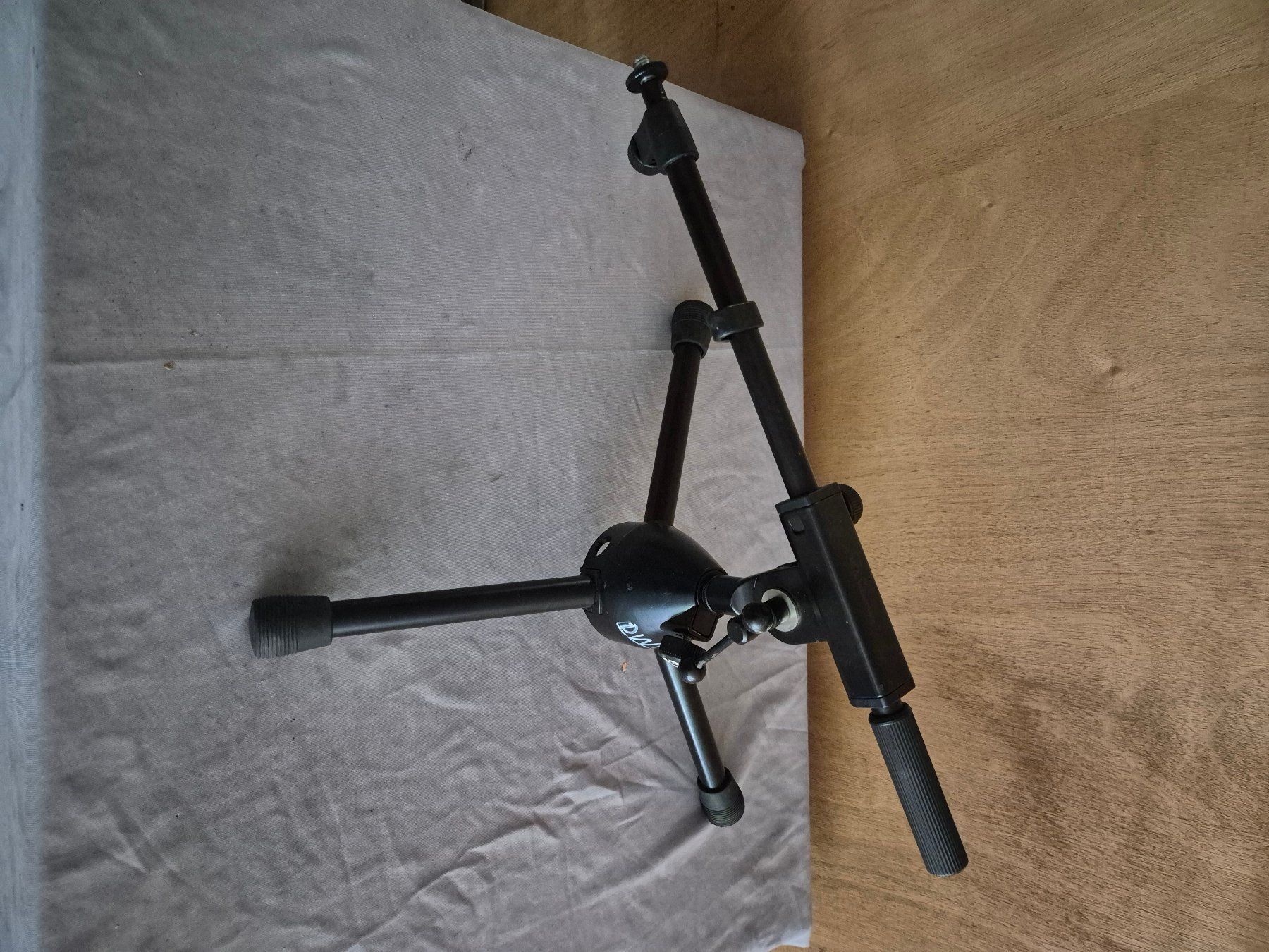 König & Meyer Instrumenten-& Notenständer: K&M 25910 Mikrofonstativ schwarz – Gebraucht aus Aesch BL von RedChief-125