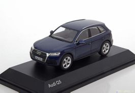 Audi Q5 II FY seit 2017 Navarra blau met. / schwarz     1:43