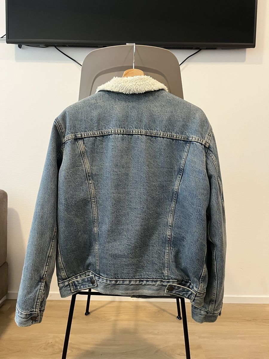 Levi's Giacche: Levi's Sherpa Trucker Jeans Jacket – Nuovo (secondo la descrizione) da Kirchberg SG venduto da schwarzekatze7 3