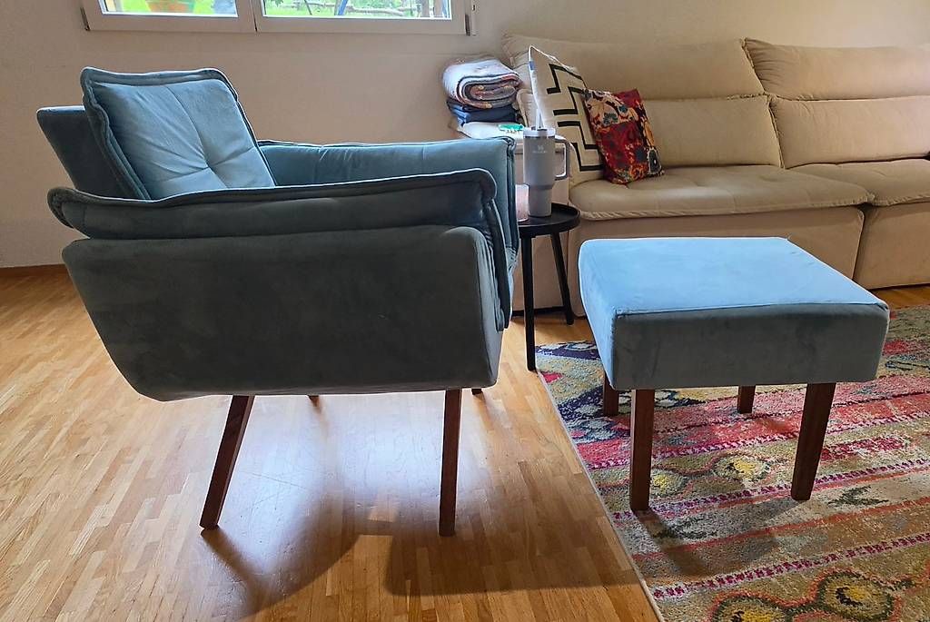 Sessel: Gemütlicher Sessel mit Hocker – Gebraucht aus St. Gallen von Karina079 1