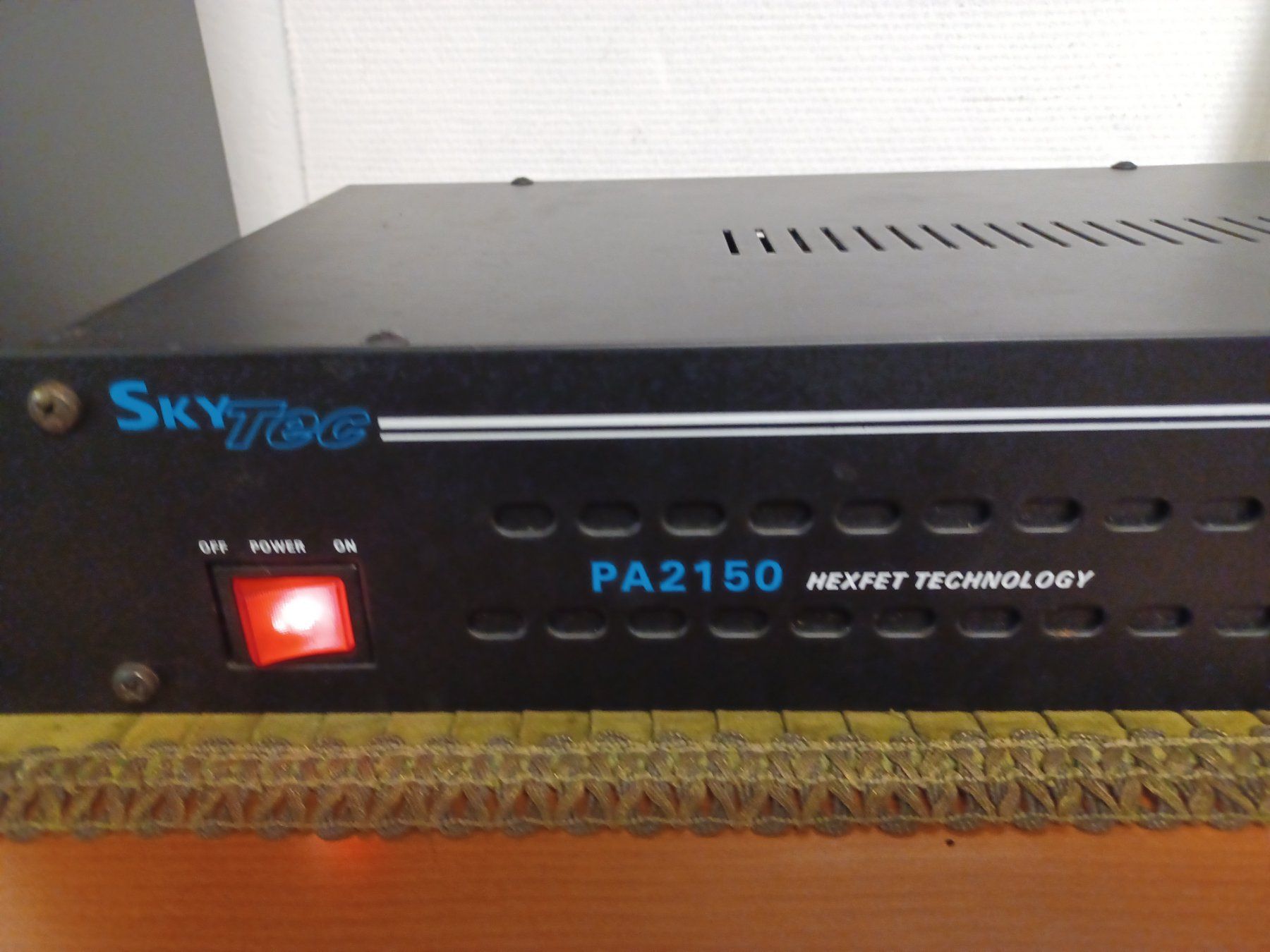 Amplificatori: SKY TEC PA 2150 STEREO AMPLIFIER – Usato da LUZERN venduto da picci01 1