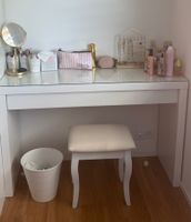 Schminktisch weiss mit Spiegel und Hocker