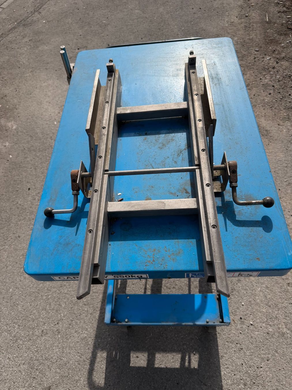 Piattaforme elevatrici & Crick: Mobilien Hydraulik-Scherenhubtischwagen Matreco – Usato da Uznach venduto da Kastro1987 5