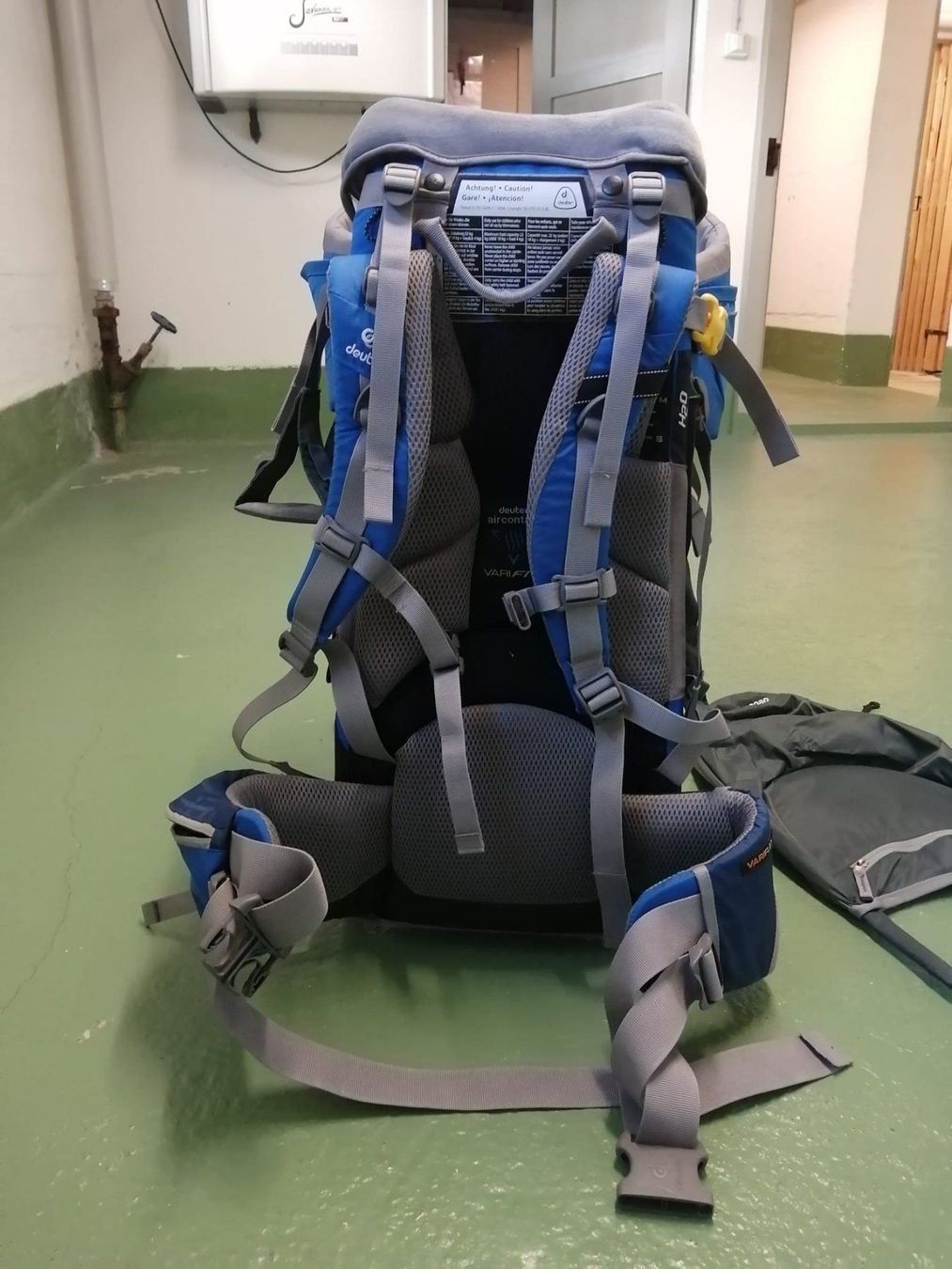 Deuter Bauch- & Rückentragen: Kraxe / Kindertrage / Rucksack / Deuter – Gebraucht aus Goldach von Gipo 1