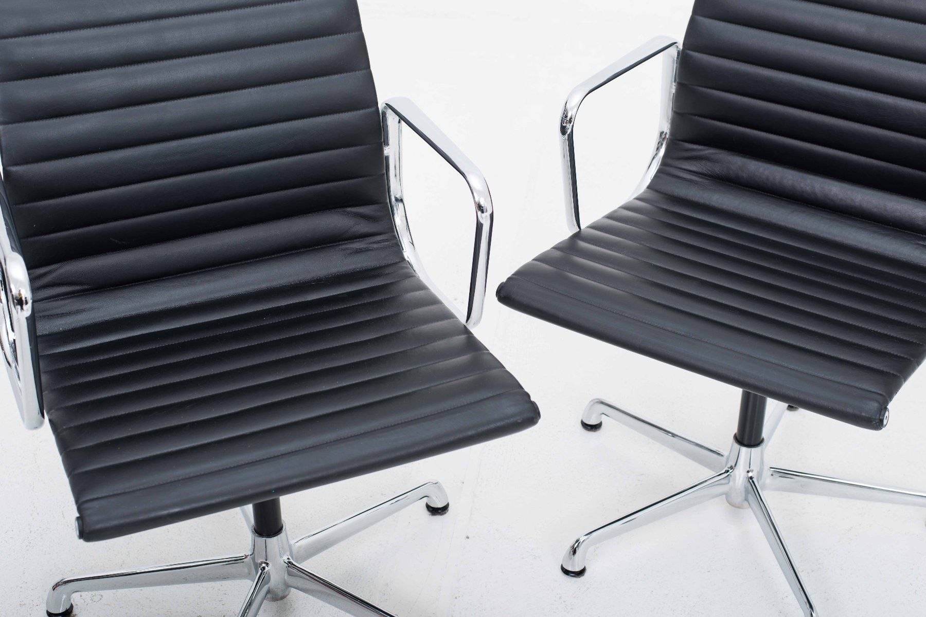 Vitra Sedie: ICF EA 108 Bürostuhl von Eames in schwarzem Leder – Usato da Zürich venduto da STUZH38 3