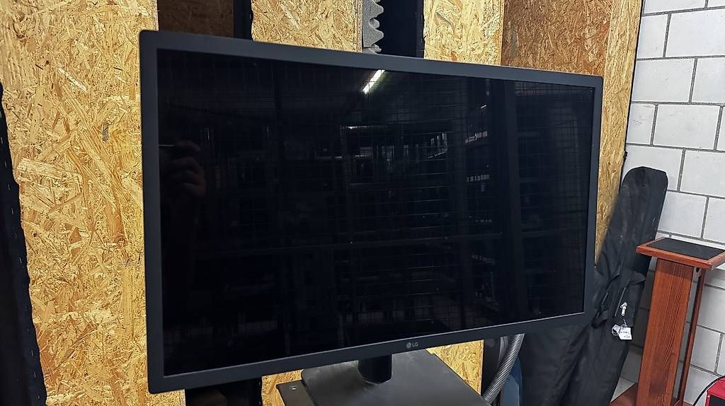 Monitor: LG 24MD4KL-B – Usato da Zürich venduto da morris222