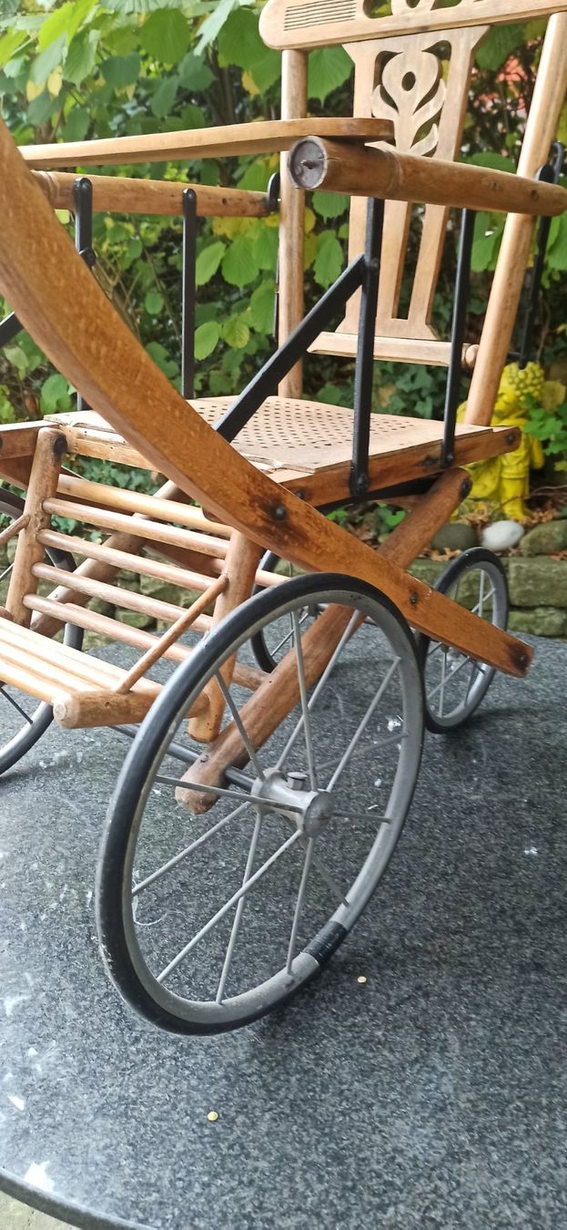 Carrozzine: Kinderwagen Holz – Usato da Luzern venduto da Hherger 2