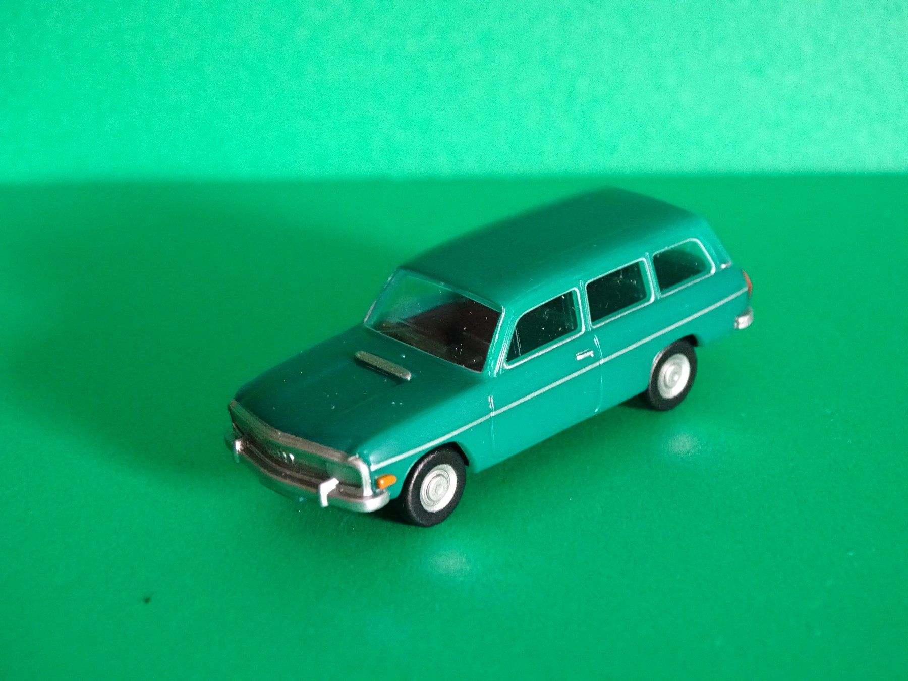 Audi Modellautos: Audi 60 Avant von Magic 1/87 – Gebraucht aus Bretzwil von Meex