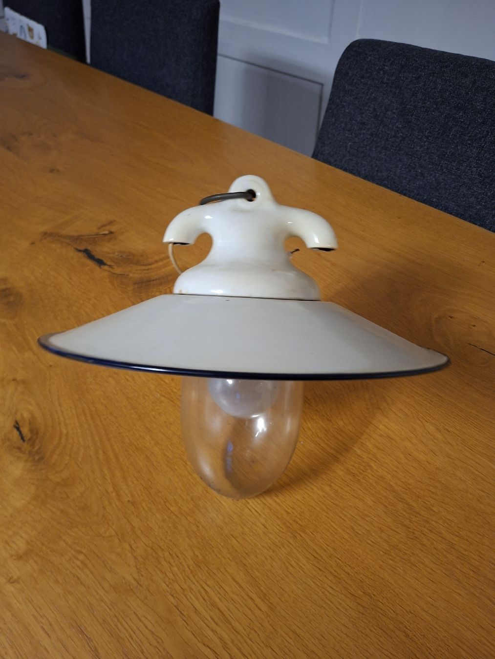 Lampadari & plafoniere: Alte Emaille Stalllampe mit Glas – Usato da Kreuzlingen venduto da jbu_82