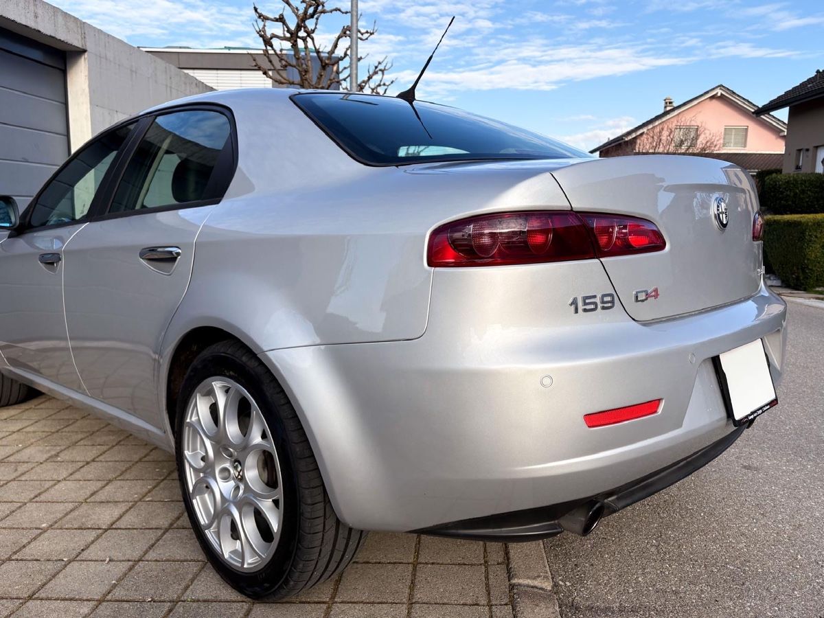 Alfa Romeo Automobili: Alfa Romeo 159 3.2 JTS Q4  – Usato da Posieux venduto da li8_5j5h 1