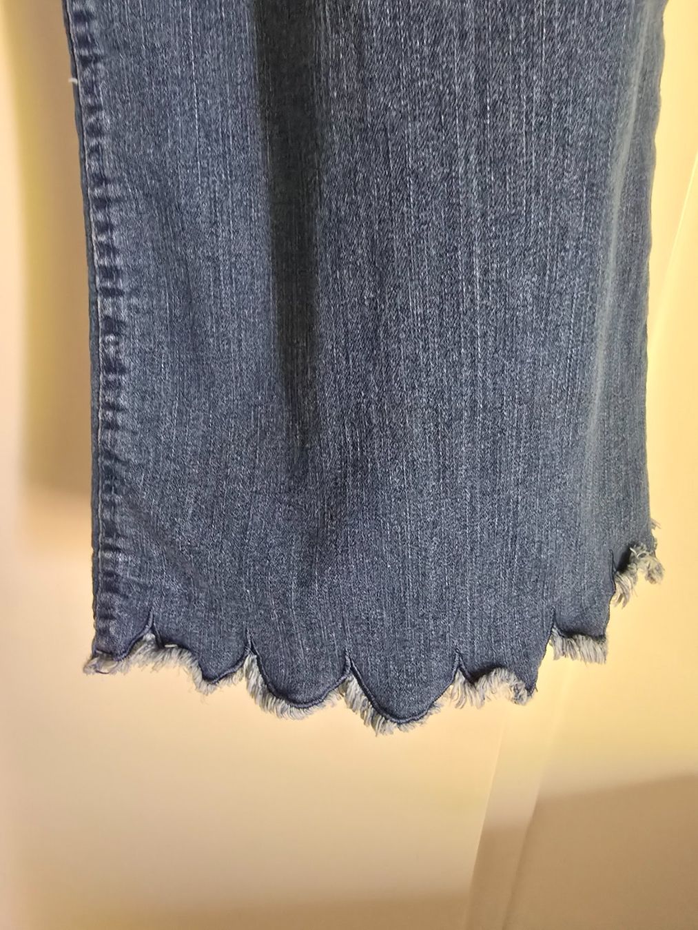 Jeans: Jeanshose mit Gummizug und Fransen – Usato da Bergdietikon venduto da ewa1005 2