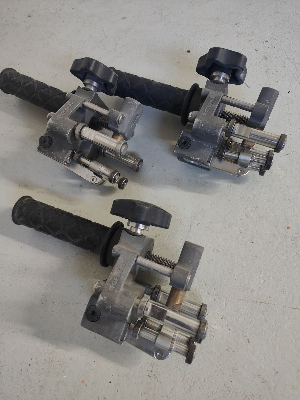 Geberit Tutti gli attrezzi: Geberit Hand - Rohrschaber 63 - 160mm – Usato da Münchwilen TG venduto da atom2000