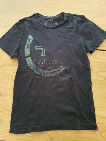 Zara T-Shirt, Grösse S, Vintage Look, mit kleinem Loch!