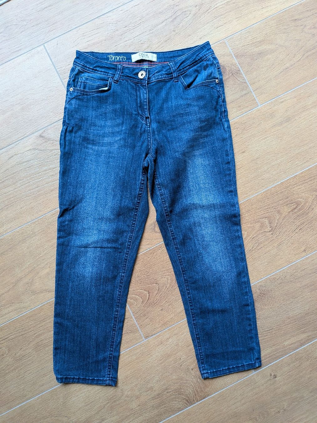 Cecil Jeans: CECIL Jeans Grösse 27 – Nuovo (secondo la descrizione) da Eschenbach SG venduto da SanFranciscoCalifornia