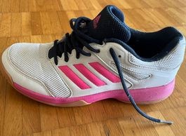Adidas Hallenschuhe / Tennisschuhe Gr. 40 2/3