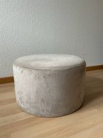 samtgrauer Pouf