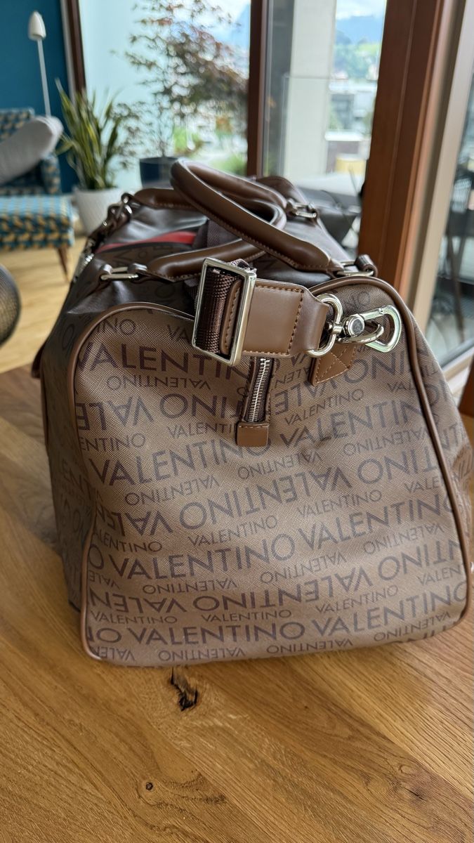 Valentino Borse: Valentino Tasche JORAH Weekender braun – Nuovo (secondo la descrizione) da Kriens venduto da nao_wl7q 2