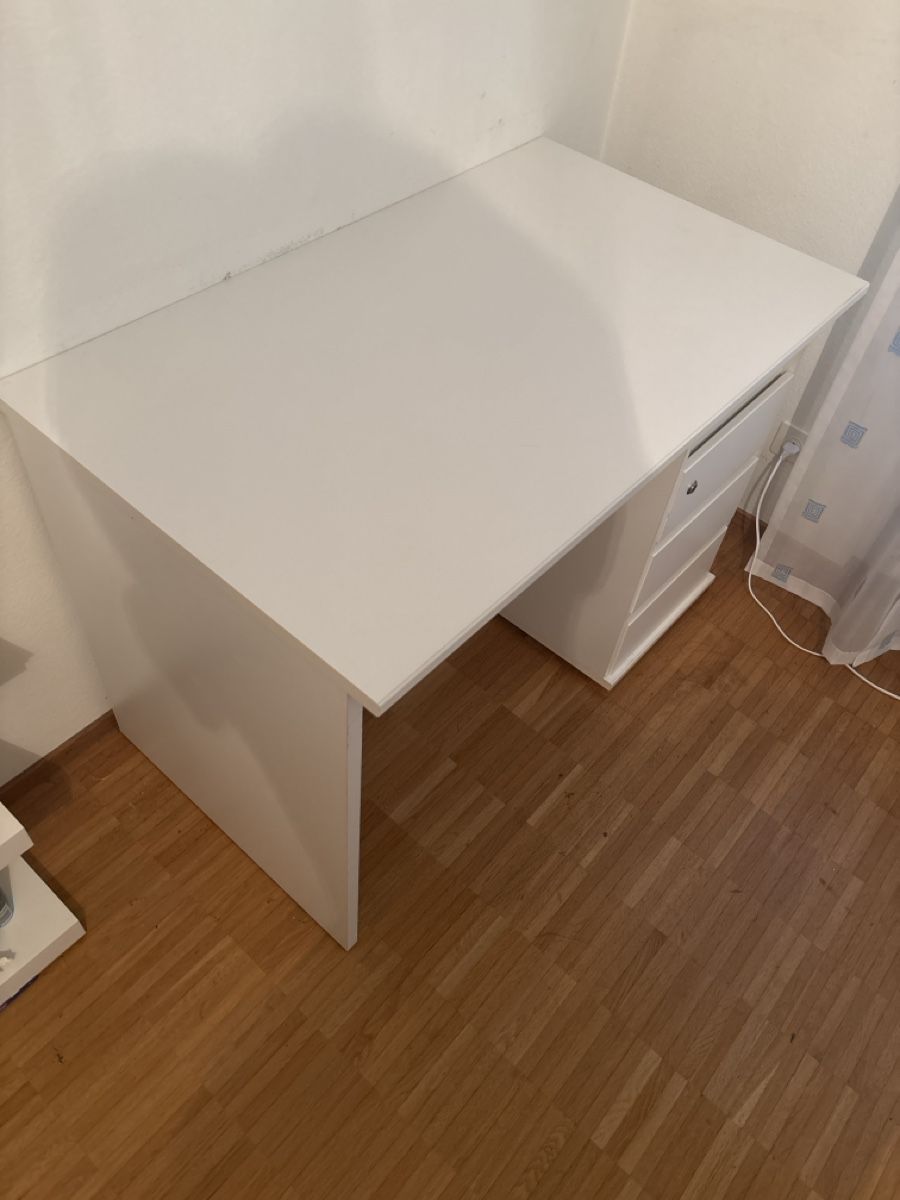 Schreibtische: Schreibtisch – Gebraucht aus Emmenbrücke von mar_wml2 1